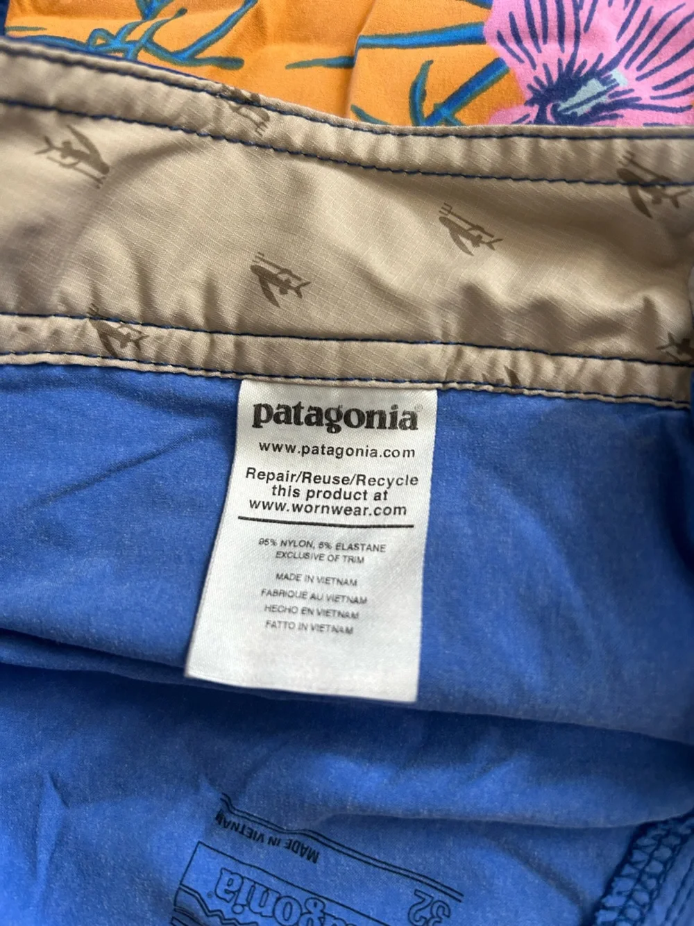 Patagonia Dogfish Head Beer Men’s Floral and Striped Board Shorts Size 32